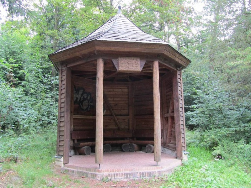 Datei:E1 schutzhuette hd2.jpg